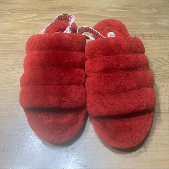 Fuzzy Ugg Slippers size 11 - Picture 1 of 7